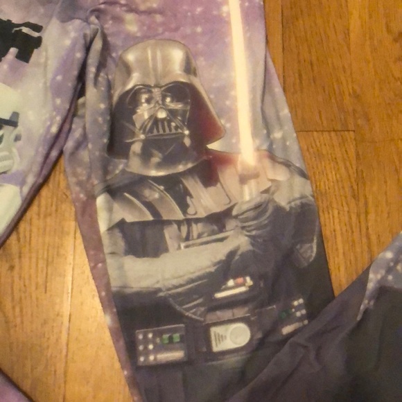 Official Star Wars licensed leggings (Size Small) - Picture 3 of 4
